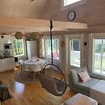 Domek alpejski Ihanus 100 M2 Ja Rantasauna Jaerven Rannalla