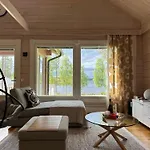 Ihanus 100 M2 Ja Rantasauna Jaerven Rannalla Kuusamo