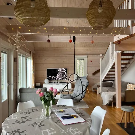 Ihanus 100 M2 Ja Rantasauna Jaerven Rannalla シャレー