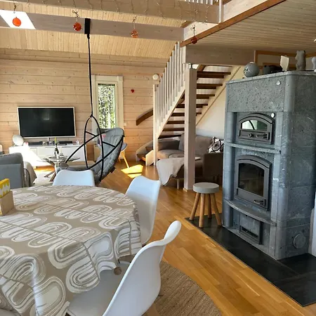 Ihanus 100 M2 Ja Rantasauna Jaerven Rannalla クーサモ