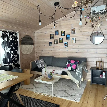 Chalet Ihanus 100 M2 Ja Rantasauna Jaerven Rannalla Kuusamo
