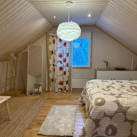 シャレー Ihanus 100 M2 Ja Rantasauna Jaerven Rannalla クーサモ