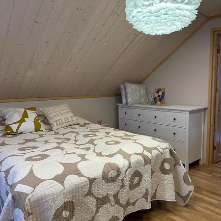 シャレー Ihanus 100 M2 Ja Rantasauna Jaerven Rannalla