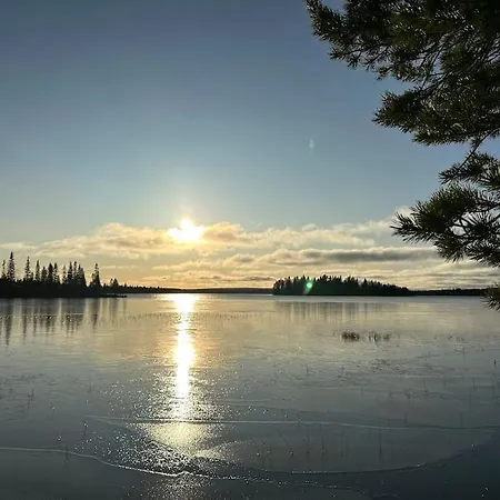 Ihanus 100 M2 Ja Rantasauna Jaerven Rannalla Kuusamo