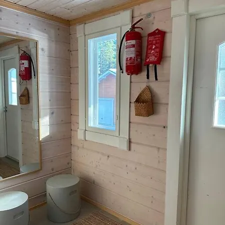 シャレー Ihanus 100 M2 Ja Rantasauna Jaerven Rannalla クーサモ