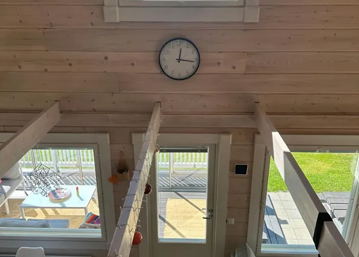 Ihanus 100 M2 Ja Rantasauna Jaerven Rannalla Kuusamo